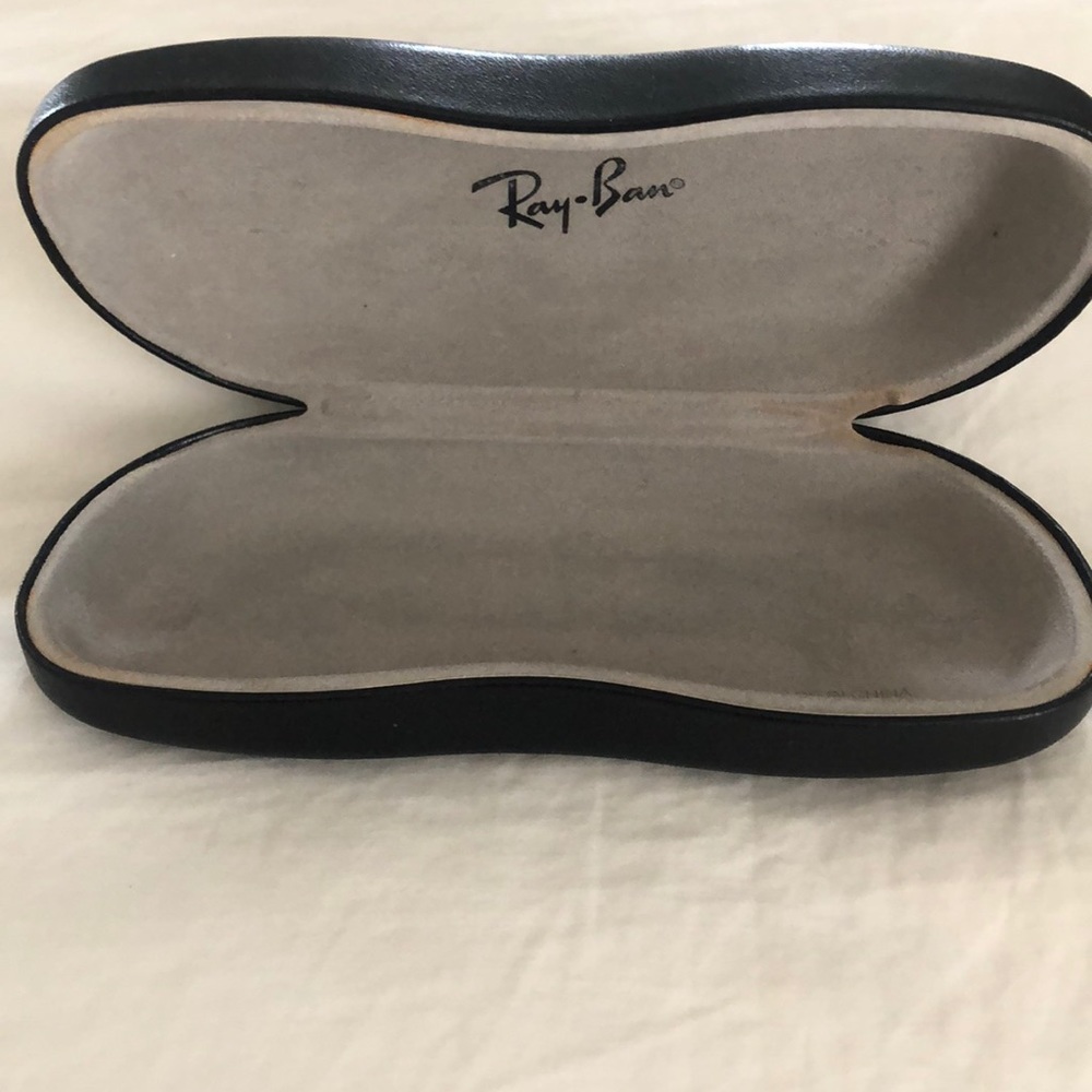 RAY BAN GLASS CASE - Picture 2 of 2